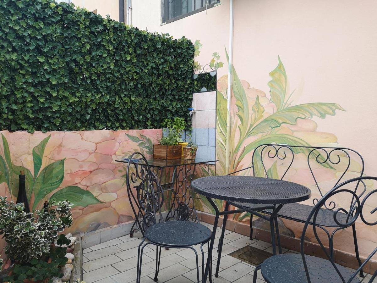 2Bcentral Desenzano del Garda Exterior photo