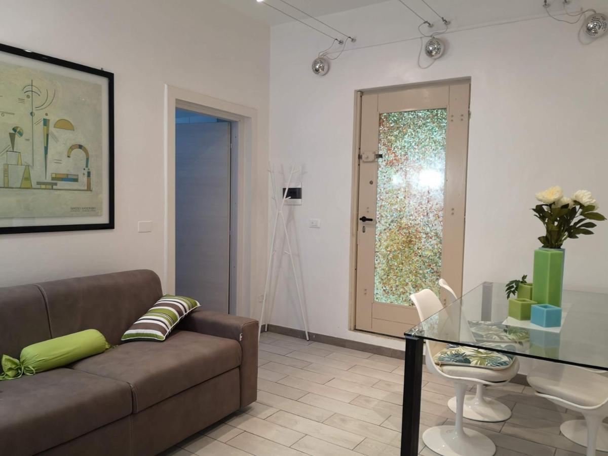 2Bcentral Desenzano del Garda Exterior photo